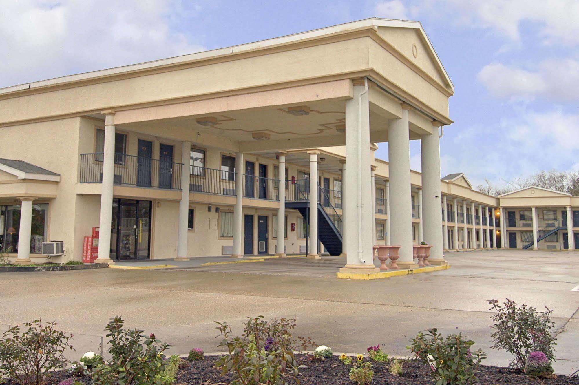 Days Inn By Wyndham Crowley מראה חיצוני תמונה
