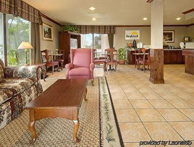 Days Inn By Wyndham Crowley מראה חיצוני תמונה
